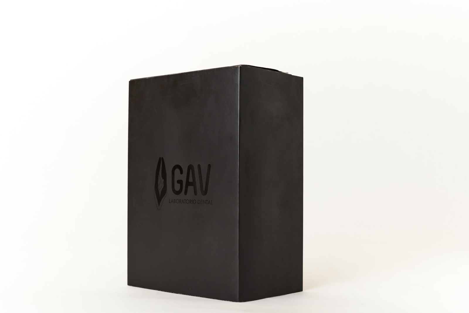 Caja deslizable con serigrafía y barniz
